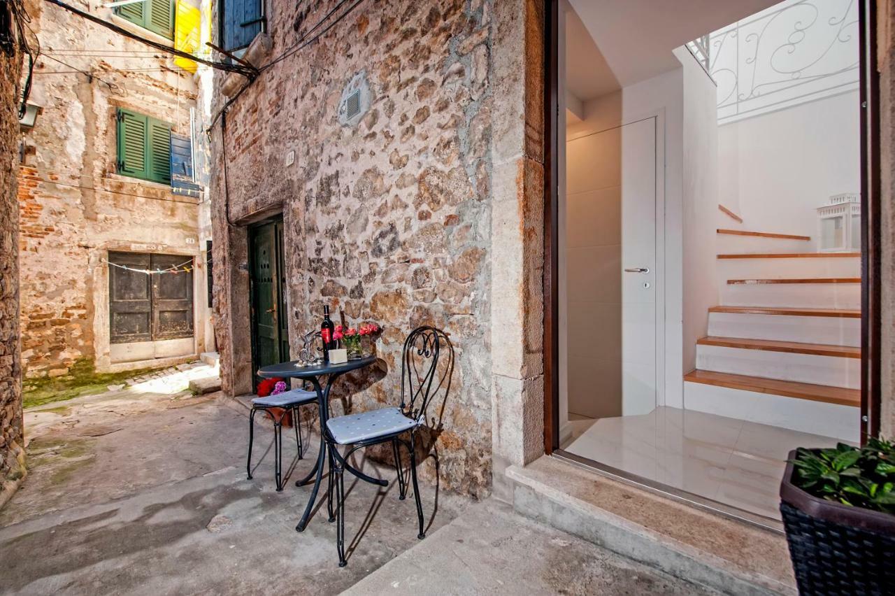 Studio apartment Lily Rovigno Esterno foto